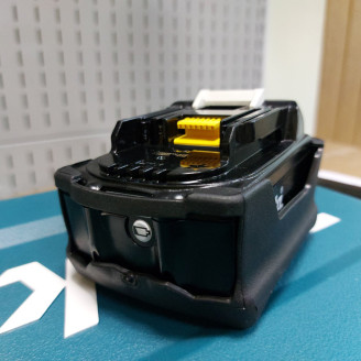 Гумовий захист на акумулятори LXT 18 В Makita 422807-8