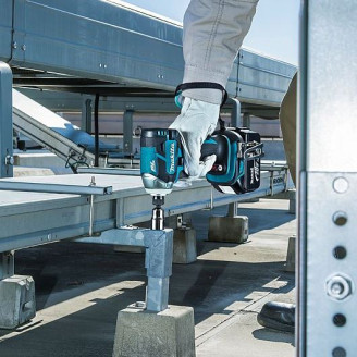 Аккумуляторный ударный гайковерт (импакт) Makita LXT DTD134RFJ