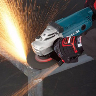 Угловая шлифмашина Makita GA7020RF