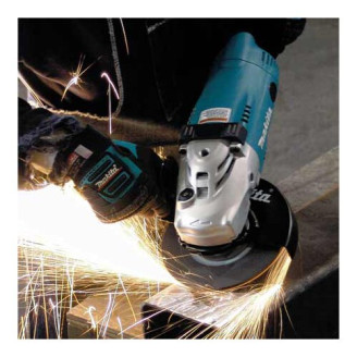 Угловая шлифмашина Makita GA7020RF