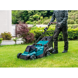 Аккумуляторная газонокосилка Makita XGT LM004GM103