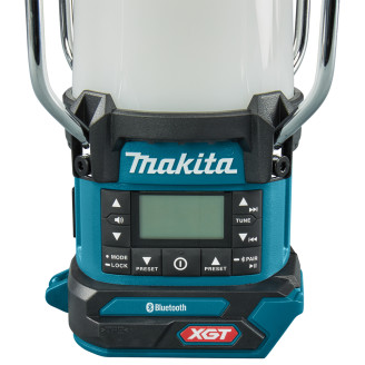 Аккумуляторный радиоприемник с фонарем Makita XGT MR010GZ (каркас)