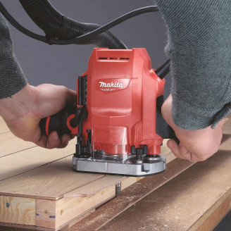 Фрезер MAKITA MT M3601