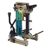 Пазоріз Makita 7104L