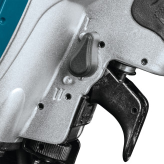 Цвяхозабивний пневматичний пістолет Makita  AN454