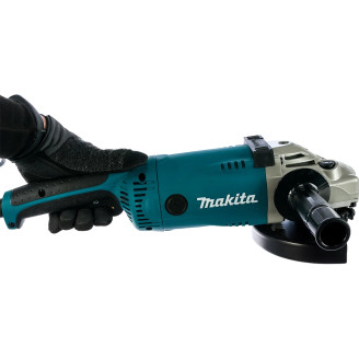 Угловая шлифмашина Makita GA7020