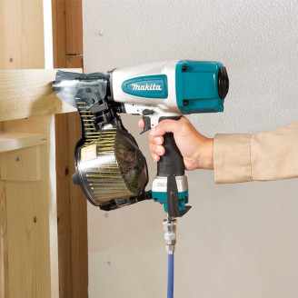 Цвяхозабивний пневматичний пістолет Makita AN613