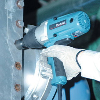 Ударний гайкокрут Makita TW0200