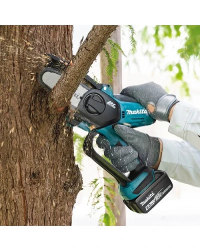 Набор аккумуляторного садового инструмента Makita: коса DUR193RF и мини-пила DUC101Z  - фото 3
