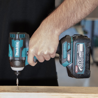 Аккумуляторный ударный шуруповерт Makita, XGT, TD004GZ (каркас)