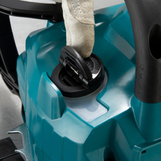 Аккумуляторная цепная пила Makita XGT UC026GZ (каркас)